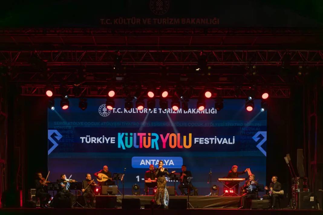Antalya Kültür Yolu'nda Muhteşem Final 3